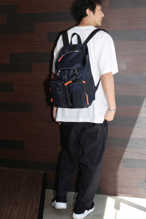 River / Styling