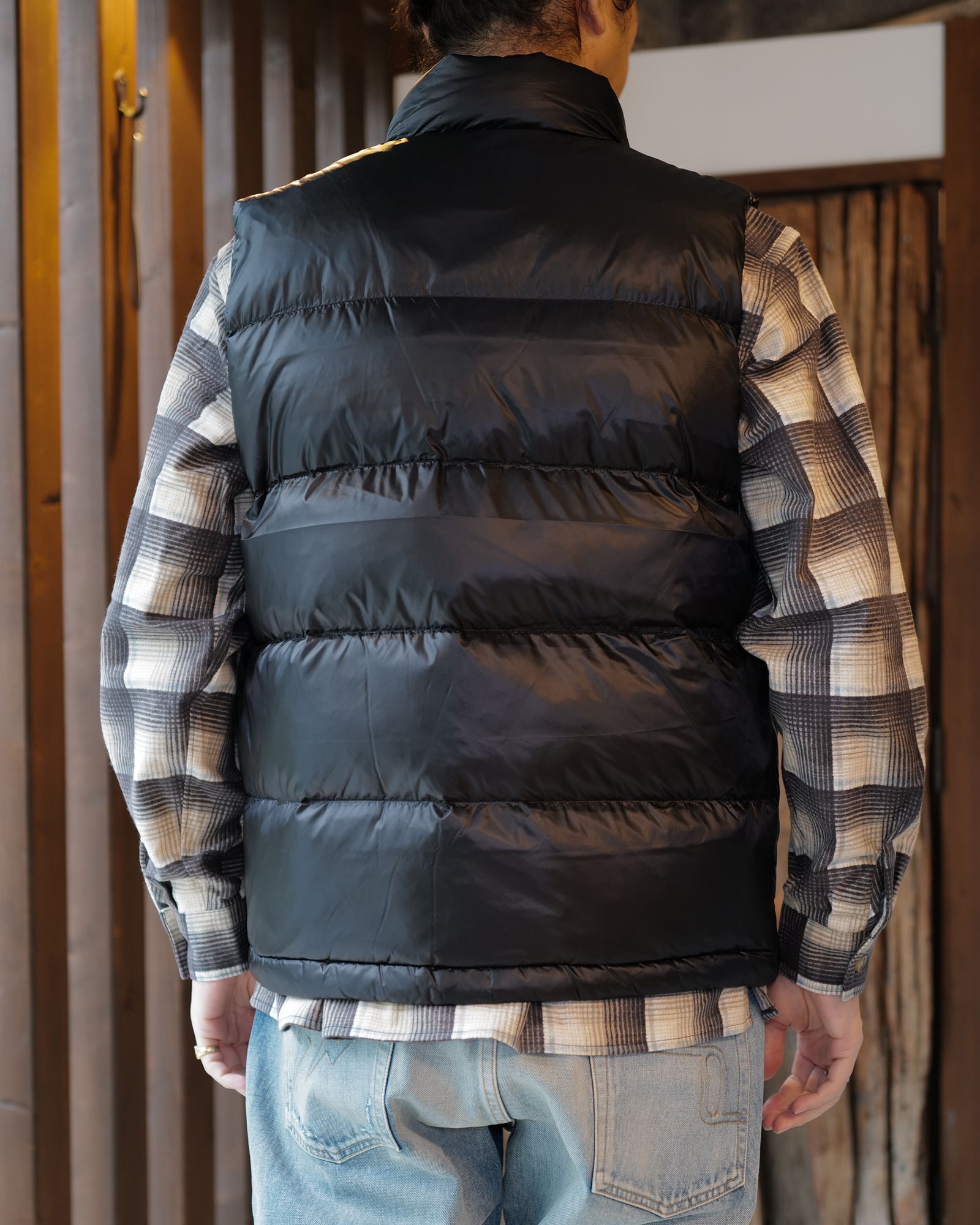 DOWN VEST  Black