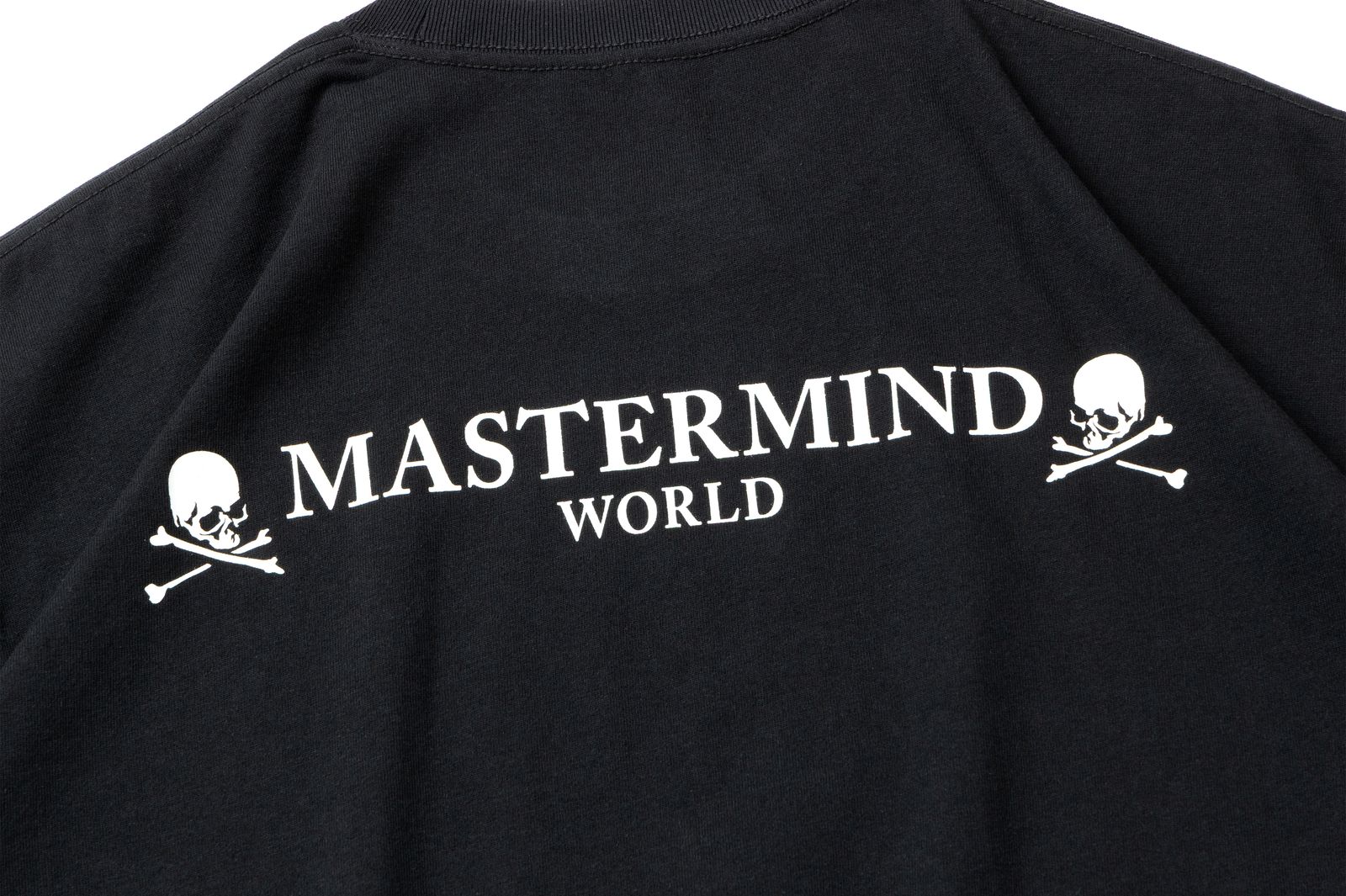 【MASTERMIND WORLD】 xNEW ERA SS TEE MMW SKULL LOGO BLK WHT