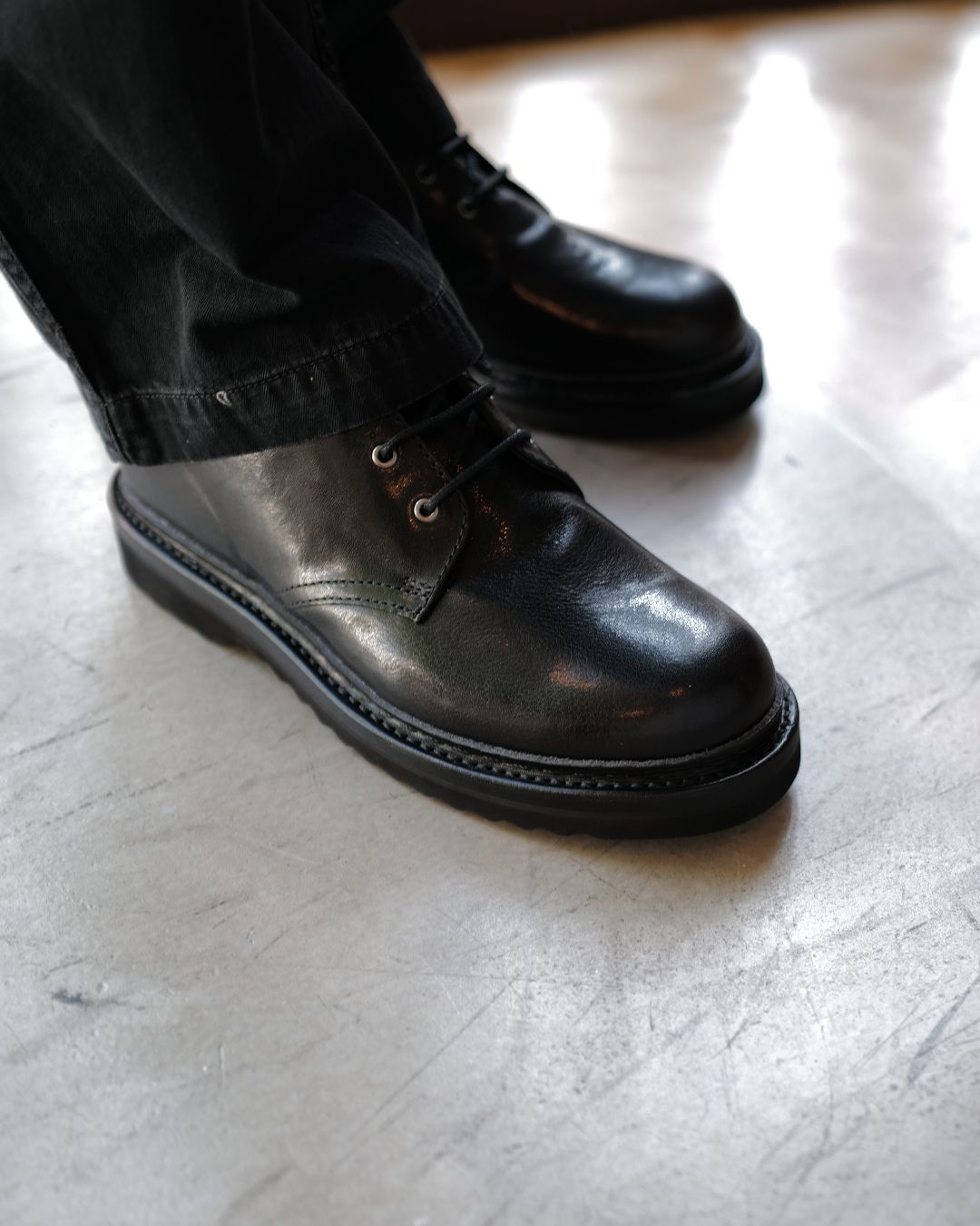 TRAMPLER SHOE  Black Supple Cow Hide