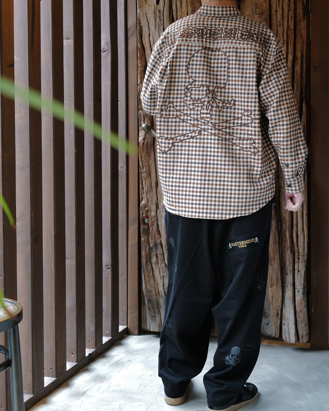 【MASTERMIND WORLD】 DOODLE PRINT WIDE EASY PANTS  BLACK