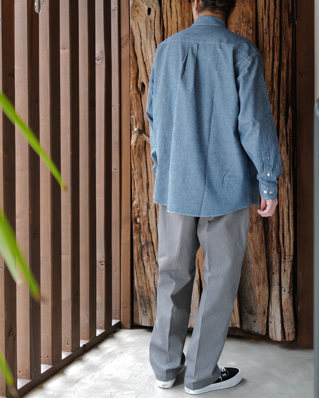 CHAMBRAY LONG SLEEVE SHIRT [BLUE]