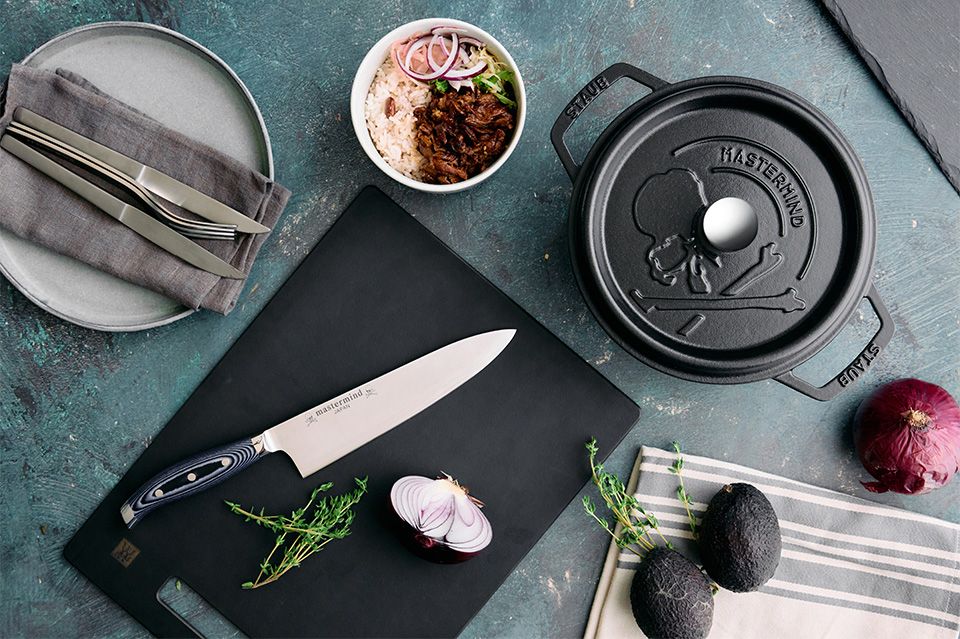 【MASTERMIND WORLD】 STAUB / cocotte round 22cm