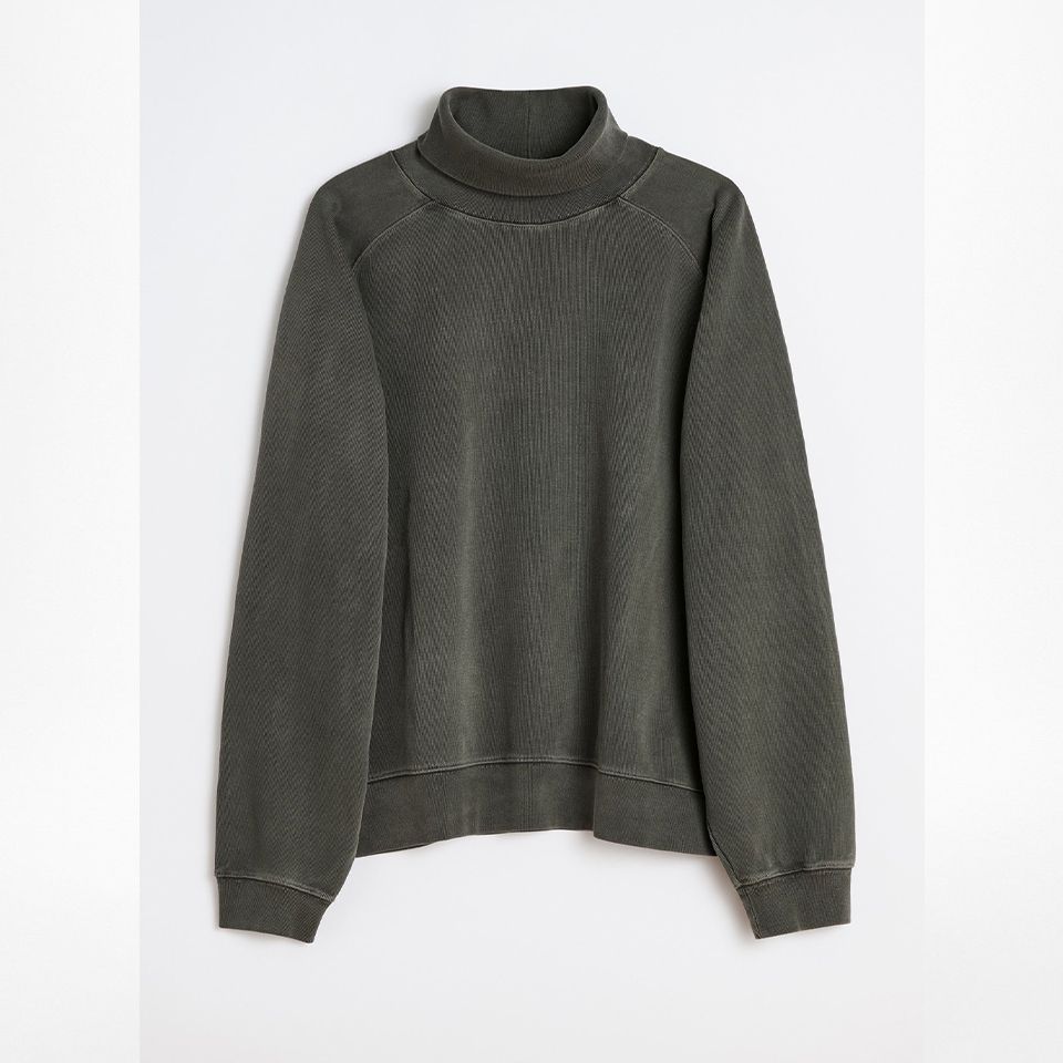 SCHOLAR ROLLNECK	Worn Black Athletic Rib