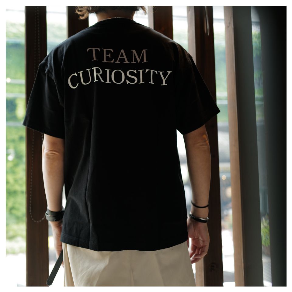 SEQUEL - SQ-24SS-ST-05 T-SHIRT BLACK x BEIGE | River
