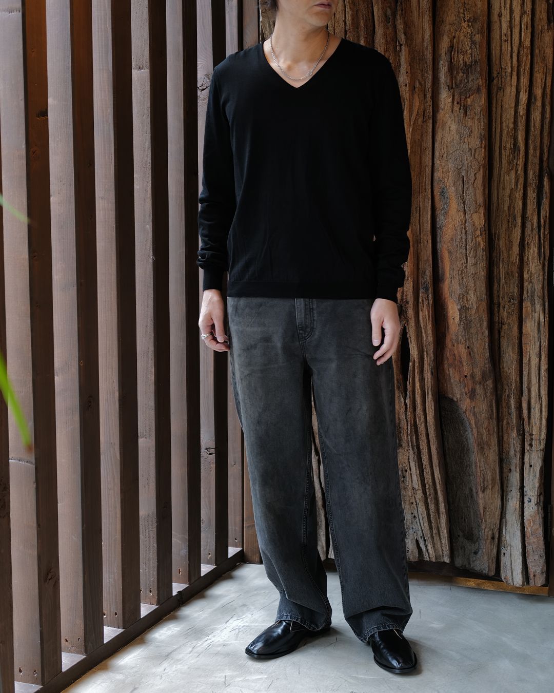 COLLAPSING CONSULTANT  True Dye Black Leather