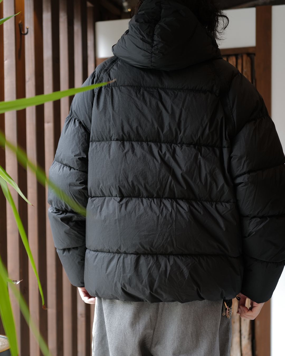 Down Shield Lens Hooded Puffer [BLACK]