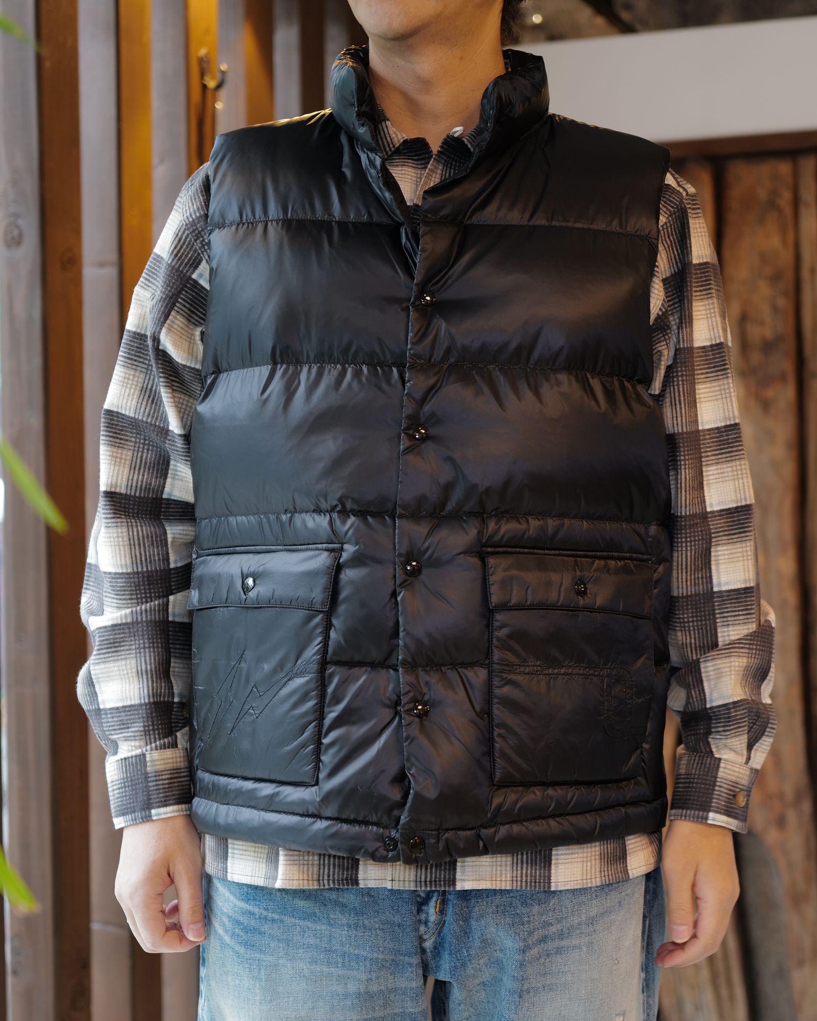 DOWN VEST  Black