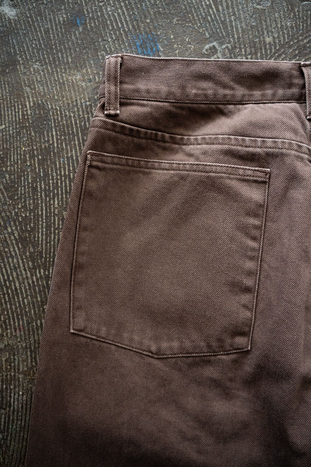 【25AW】フェードカラーデニムワンタックパンツ(BROWN)