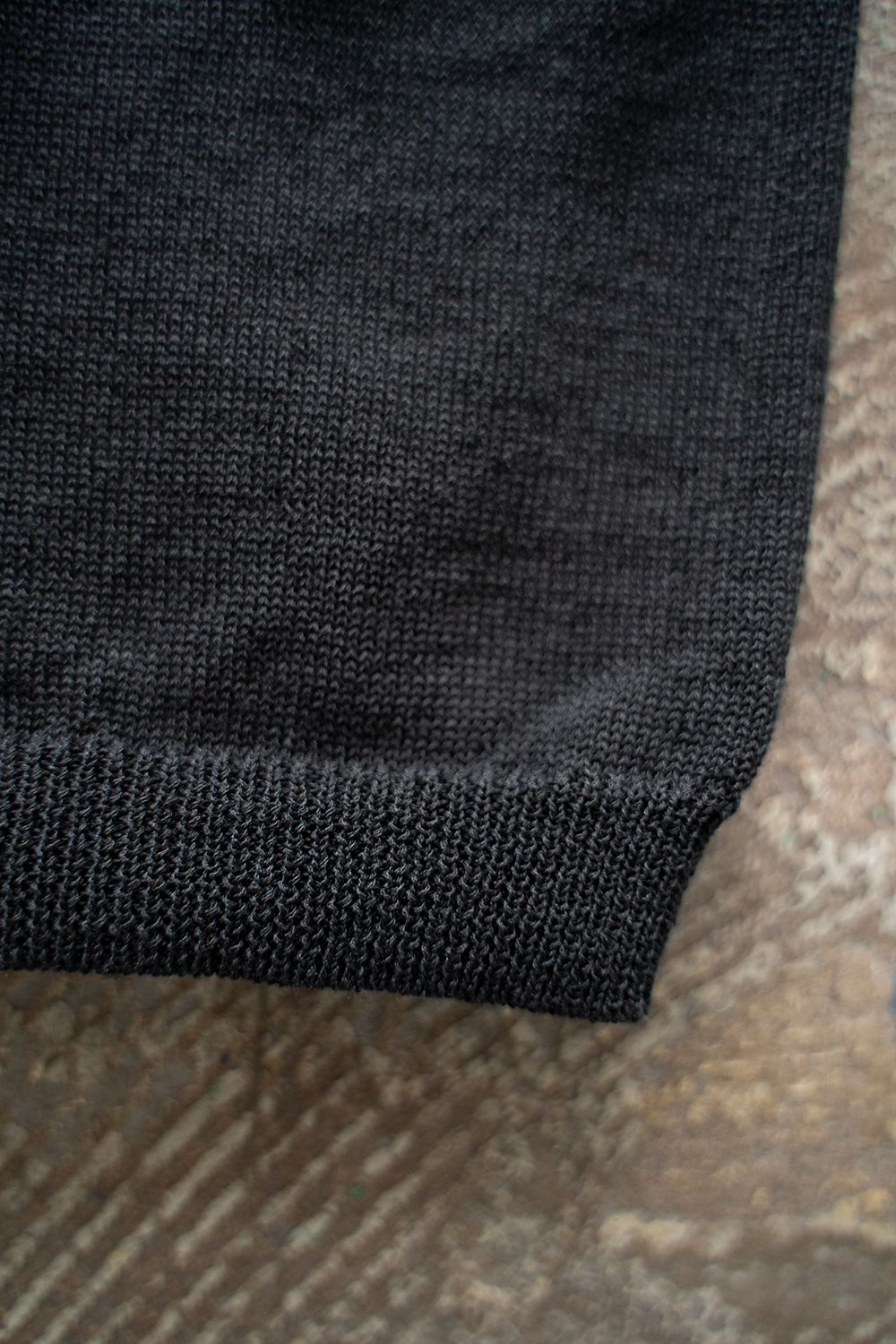 【ラスト1点】【25SS】綿×ポリエステル×リネン12GサドルスリーブニットTee(BLACK)