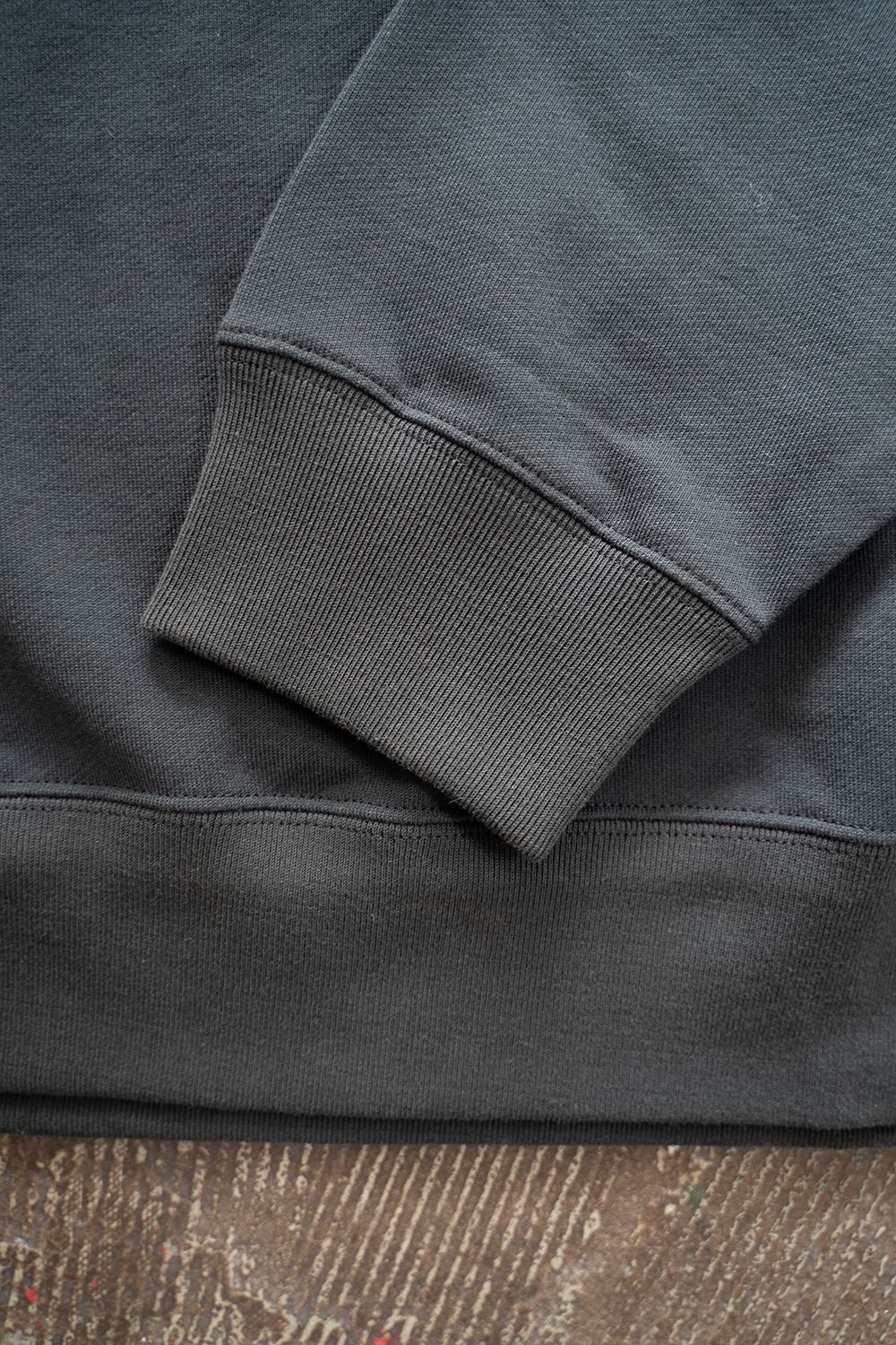 【ラスト1点】【23AW】ピボットスリーブプルオーバースウェット(BLACK NAVY)