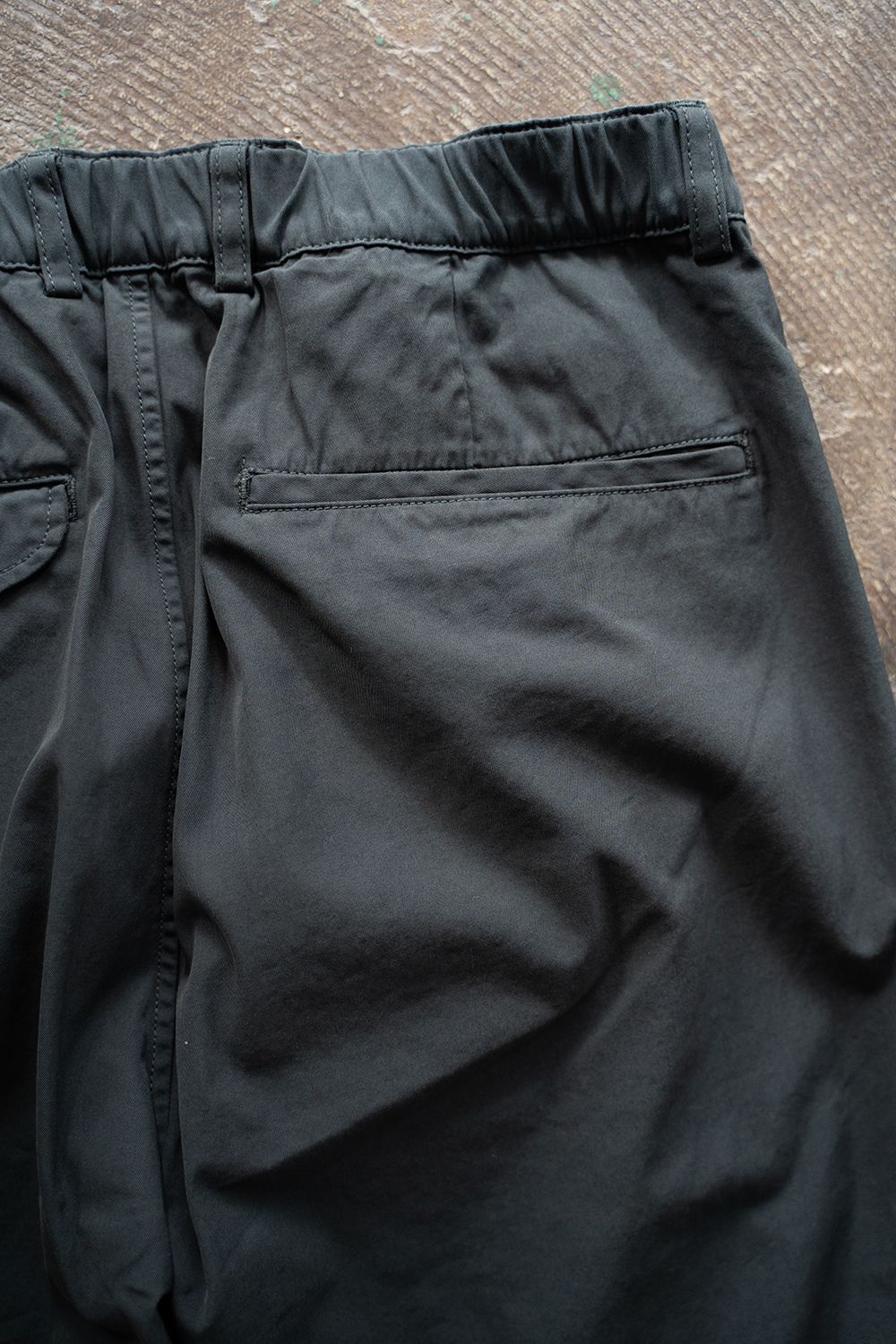 【ラスト1点】【24SS】ガーメントダイ4タックイージーパンツ(BLACK NAVY)