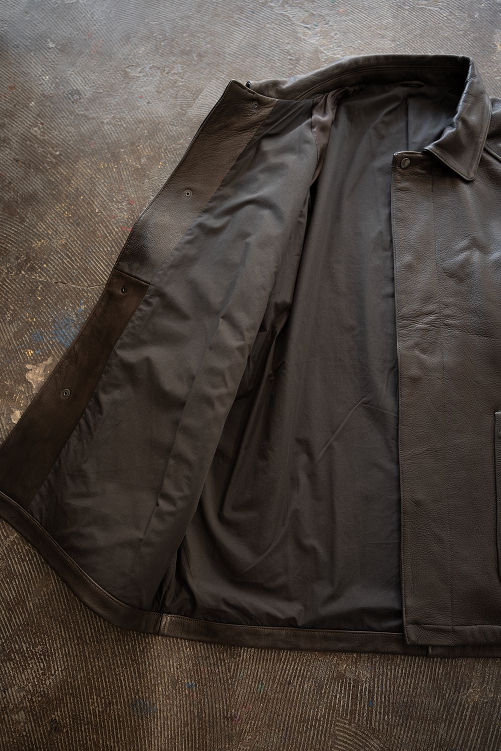【26AW】カウレザーハーフコート(BROWN CHARCOAL)