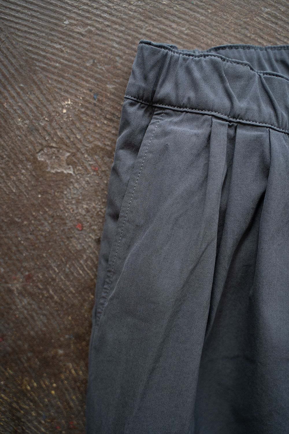 【ラスト1点】【24SS】ガーメントダイ4タックイージーパンツ(BLUE GRAY)