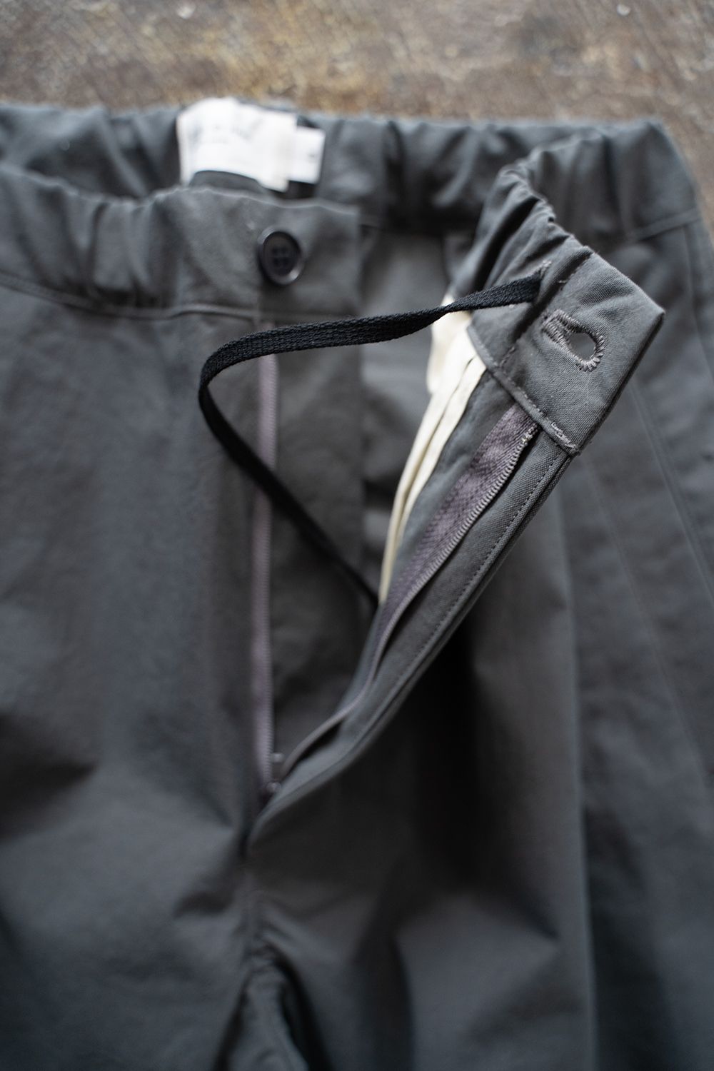 【ラスト1点】【25SS】ディープタックナイロンイージーパンツ(SLATE GRAY)