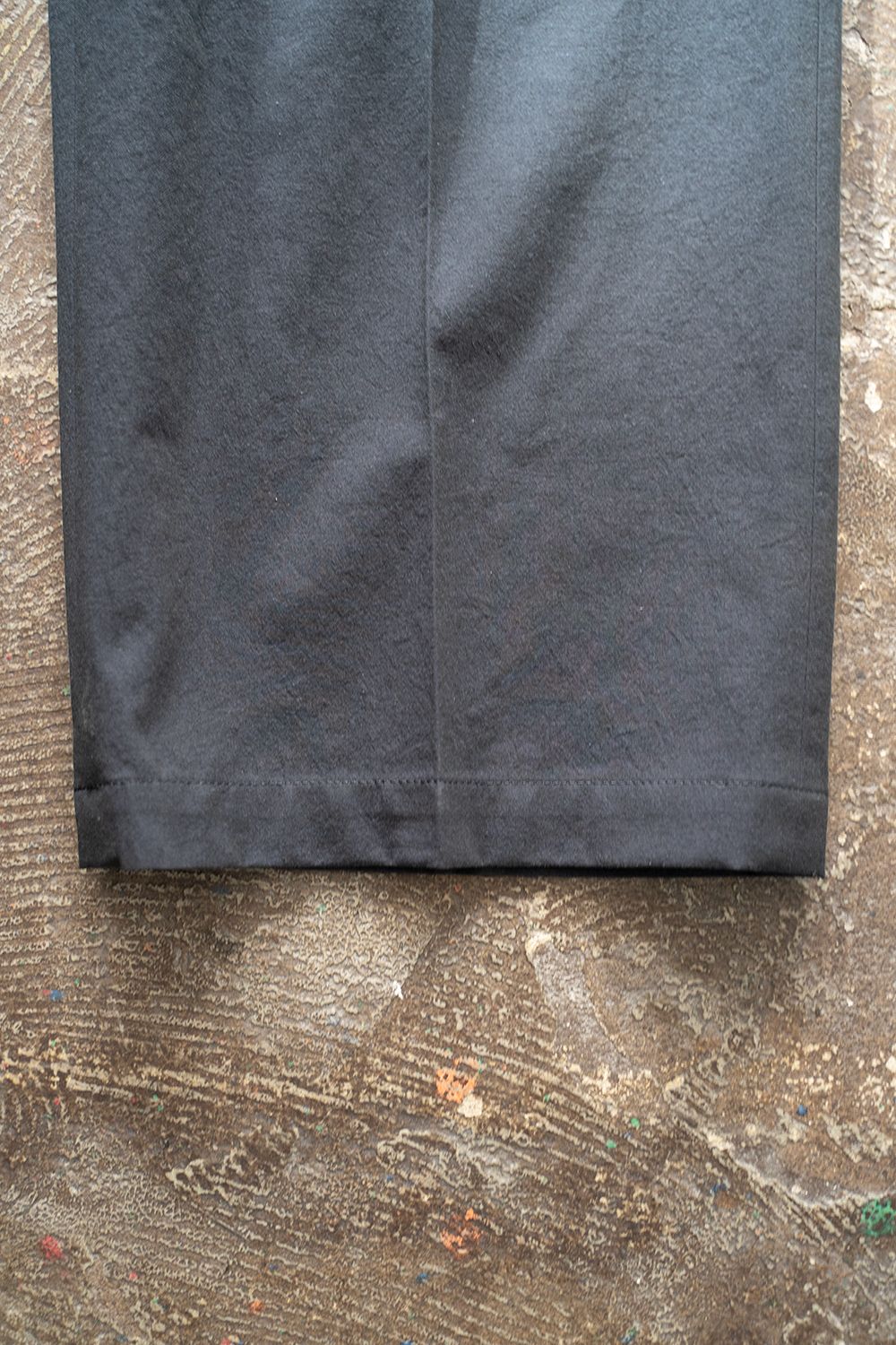 【ラスト1点】【23SS】コットンバーバリークロスセンタープレススラックス(BLACK NAVY)