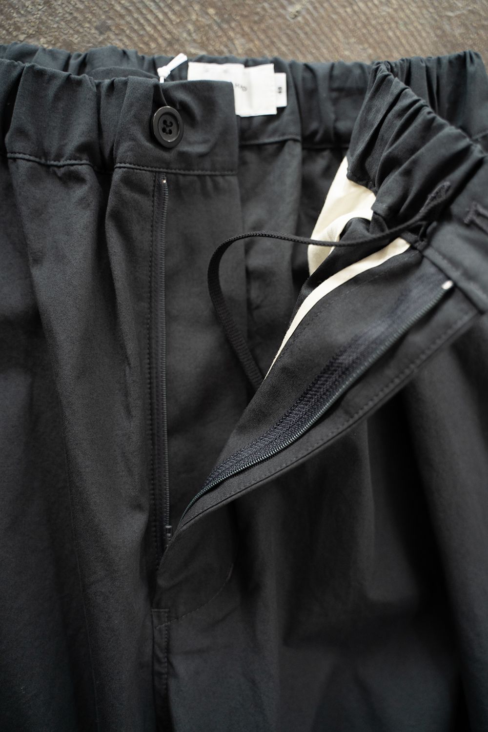 【ラスト1点】【24AW】ディープタックイージーパンツ(CHARCOAL)