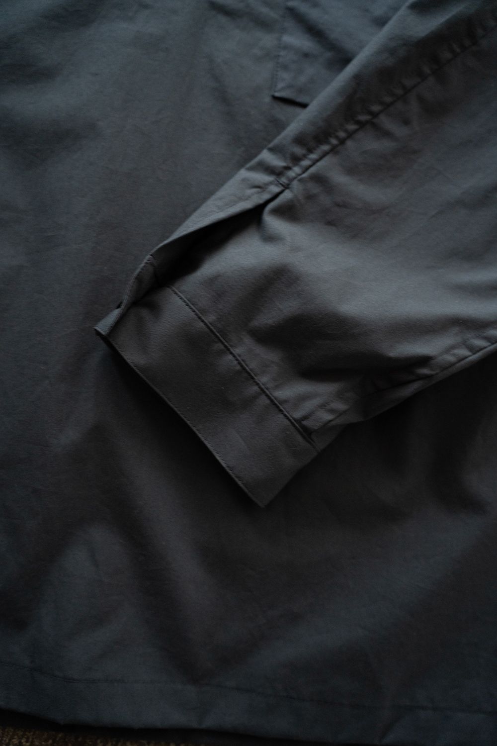 【26SS】コットン×シルクタイプライタースキッパーシャツ(CHARCOAL)