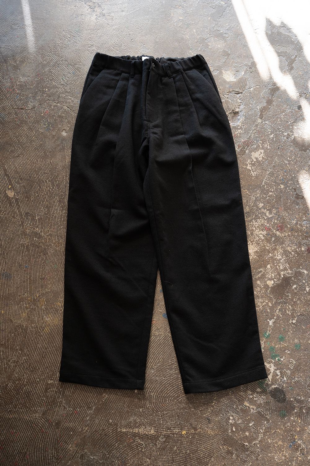 【26AW】コットン×ウールカルゼ2タックイージーパンツ(BLACK)