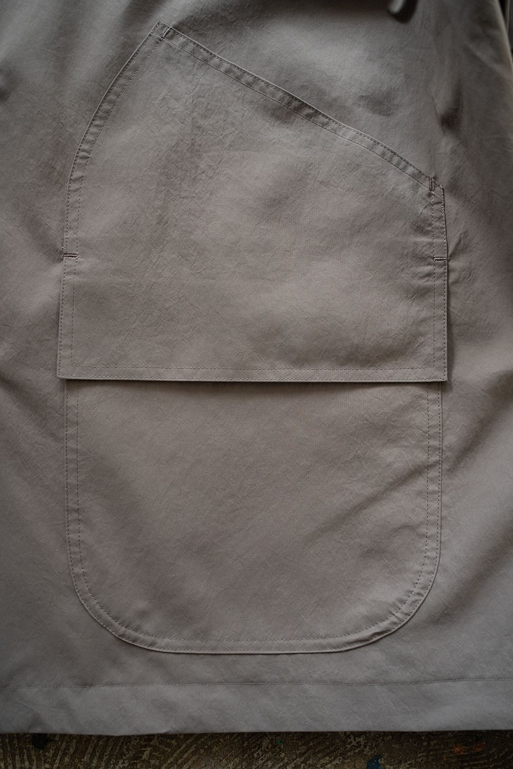 【ラスト1点】【25SS】エアリーポリエステルハーフコート(KHAKI GRAY)