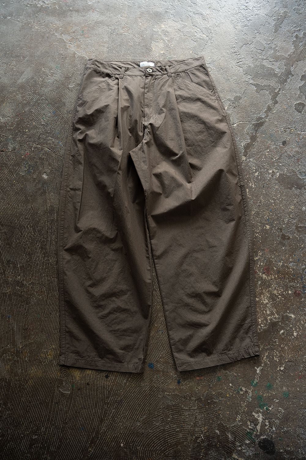 【26SS】ガーメントダイワンタックパンツ(BROWN CHARCOAL)