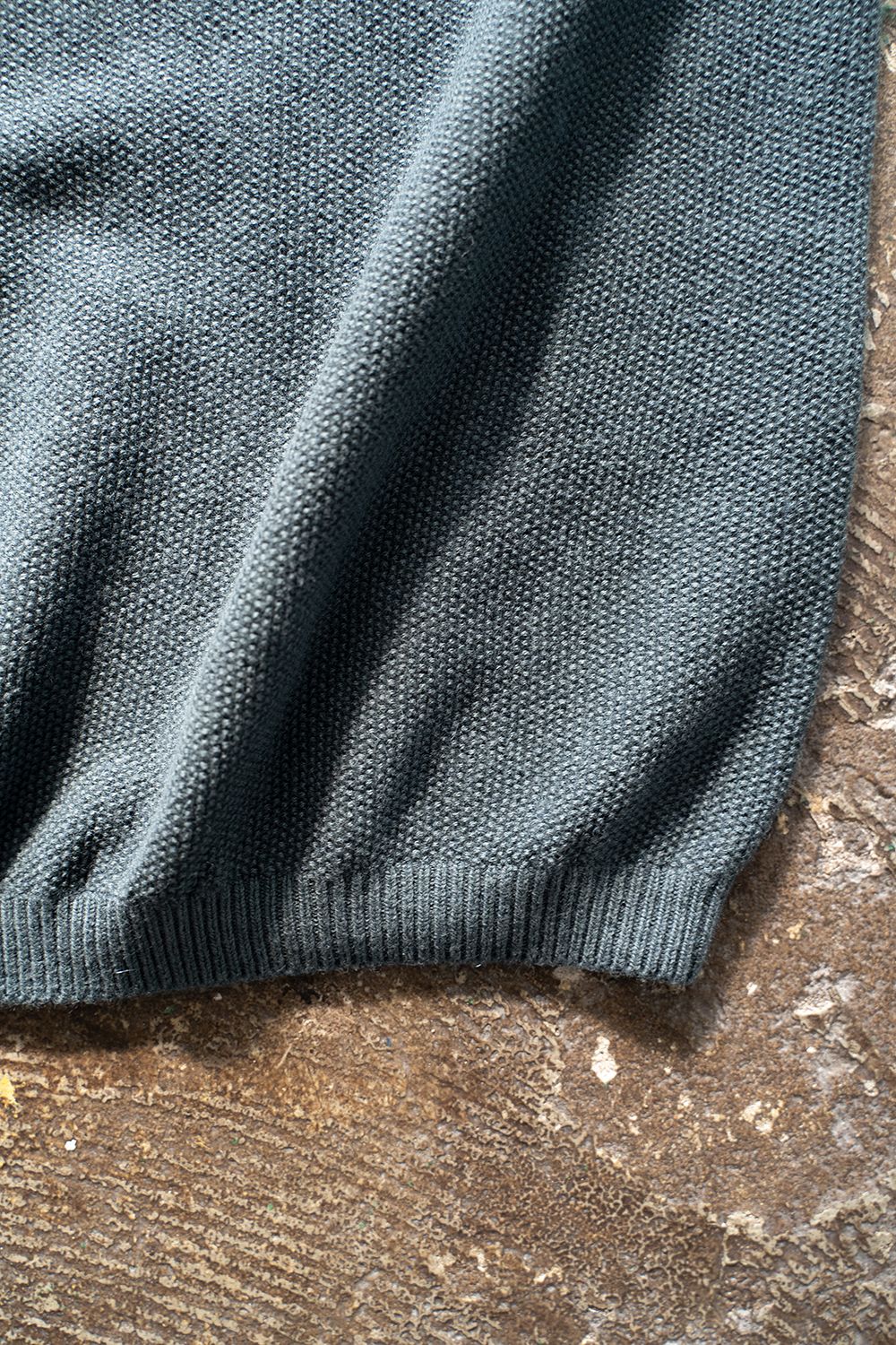 【ラスト1点】【22AW】カシミア混クルーネックニット(SLATE BLUE)