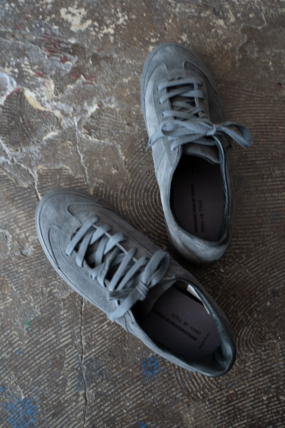 【25AW】REPRODUCTION OF FOUND×STILL BY HANDスウェードスニーカー(CHARCOAL)