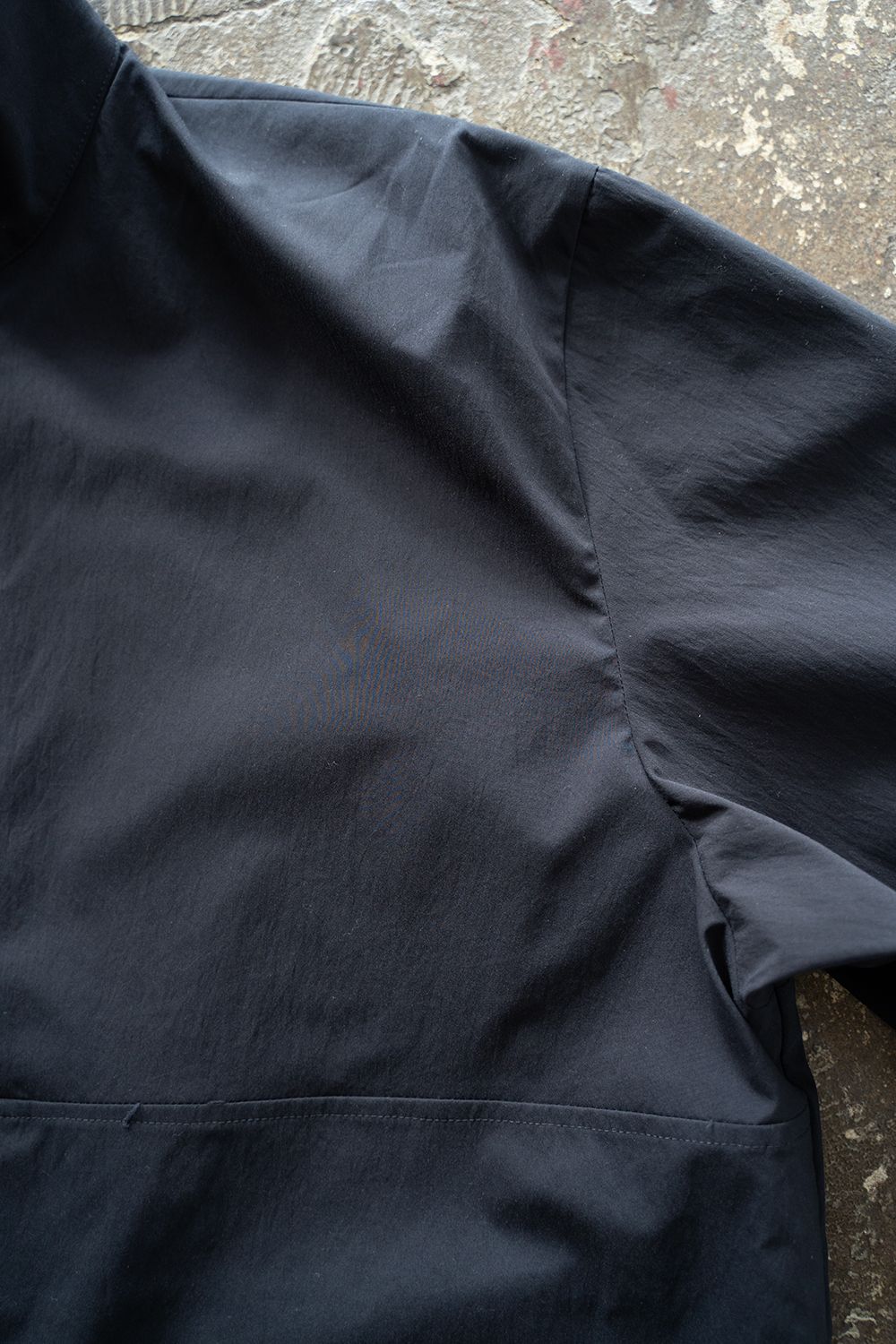 【ラスト1点】【25SS】撥水ポリエステルハイネックアノラック(NAVY)