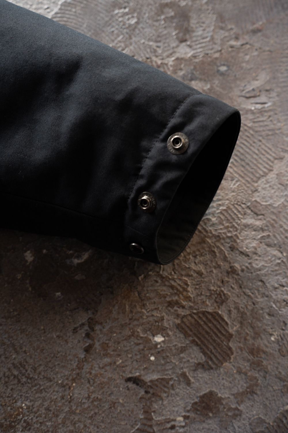 【26AW】シンサレートフーデッドブルゾン(BLACK)