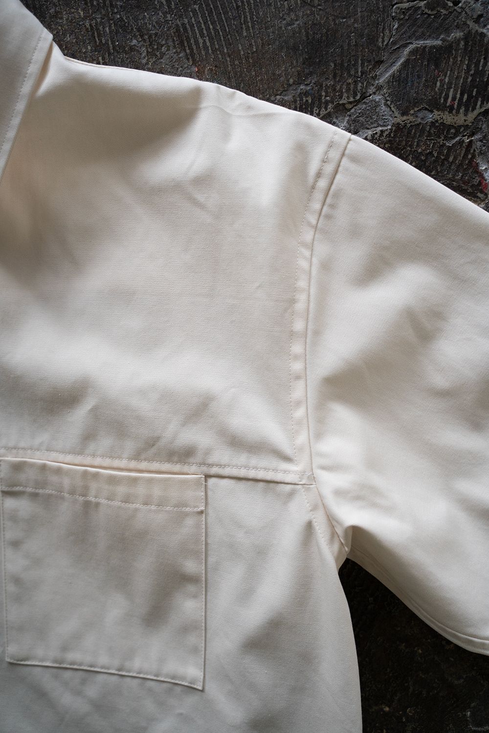 【ラスト1点】【25SS】強撚コットン×ポリエステルシャツブルゾン(OFF WHITE)