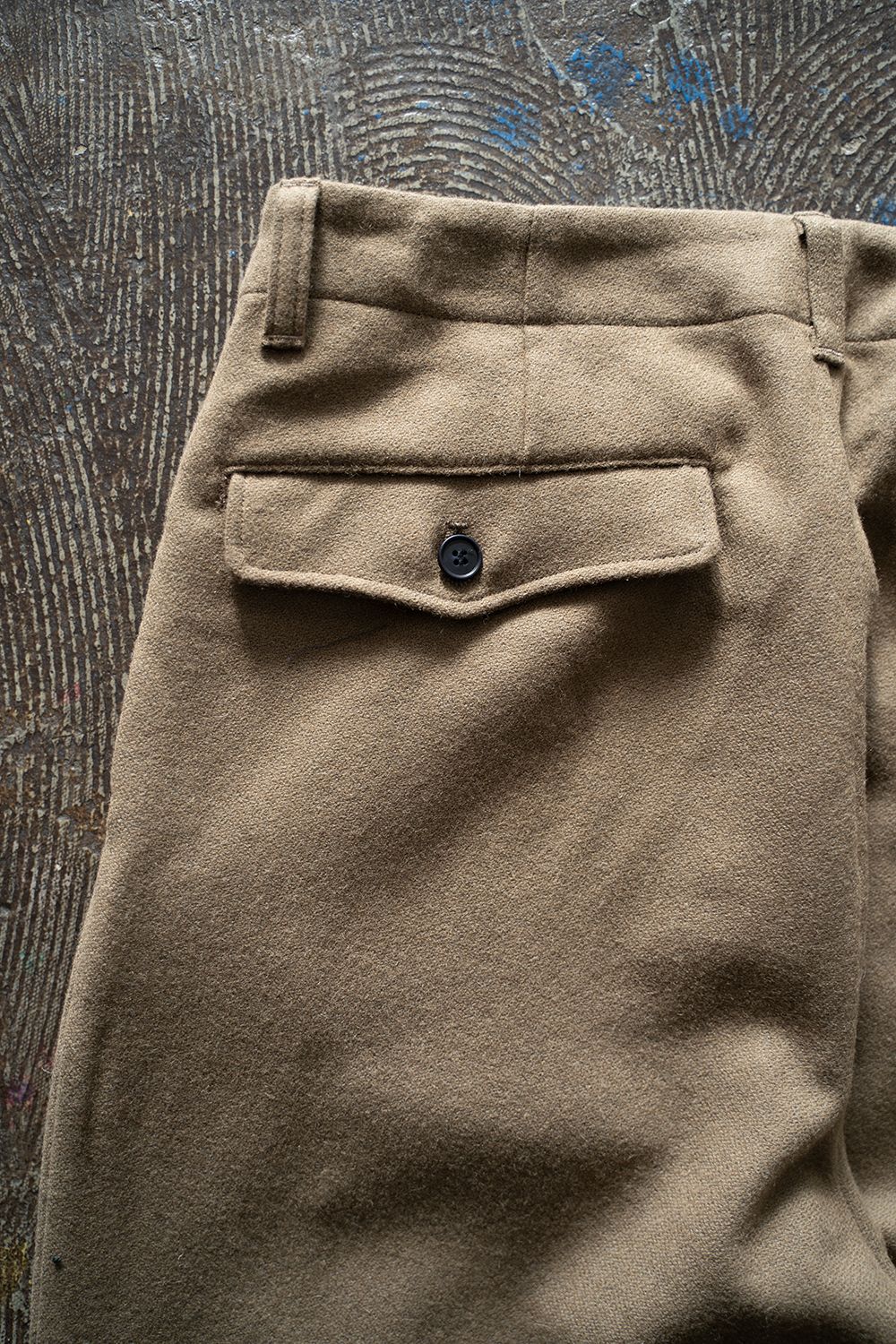 【25AW】ウール×ナイロンワンタックパンツ(KHAKI BEIGE)