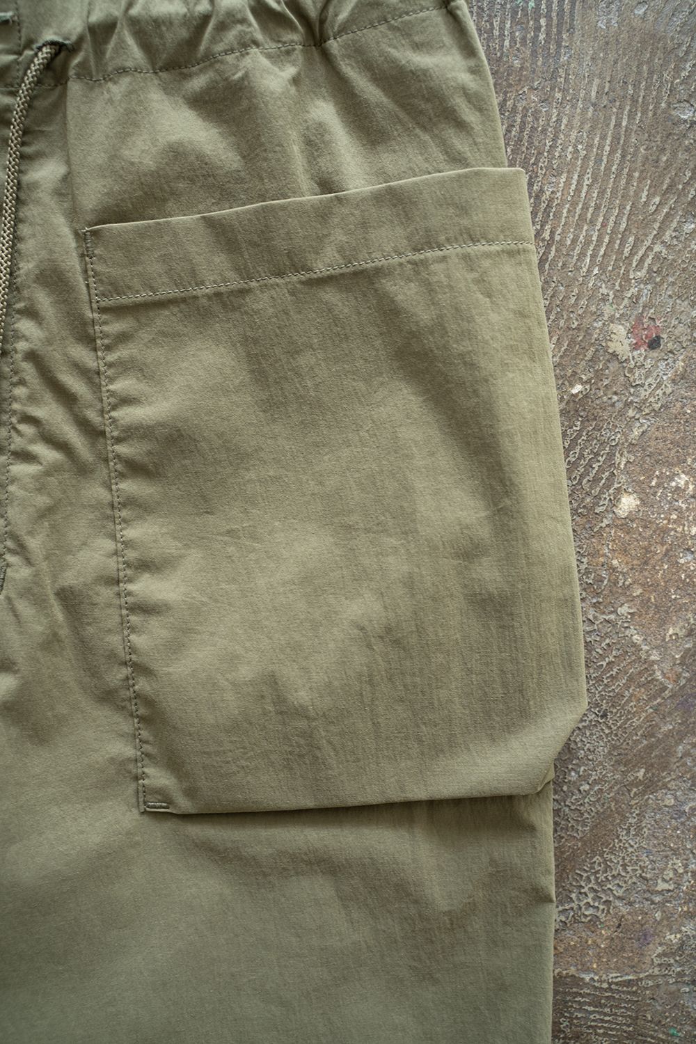 【ラスト1点】【23SS】タスランナイロンパッチポケットイージーパンツ(OLIVE)