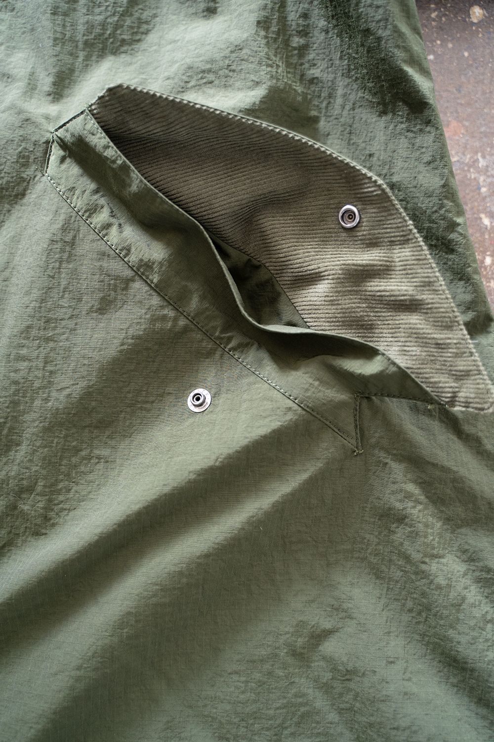【ラスト1点】【23AW】Water Proof Rip Stop Nylon Stand Coat/撥水リップストップナイロンスタンドコート(KHAKI)【ユニセックス】