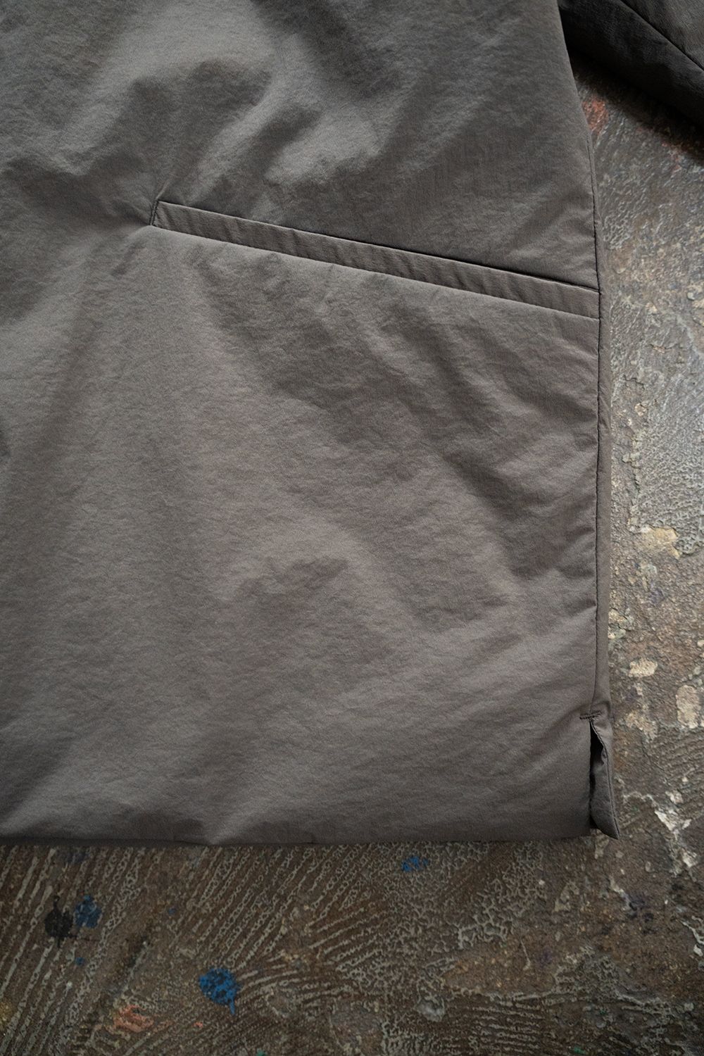 【25AW】シンサレートオープンカラーシャツブルゾン(CHARCOAL BROWN)