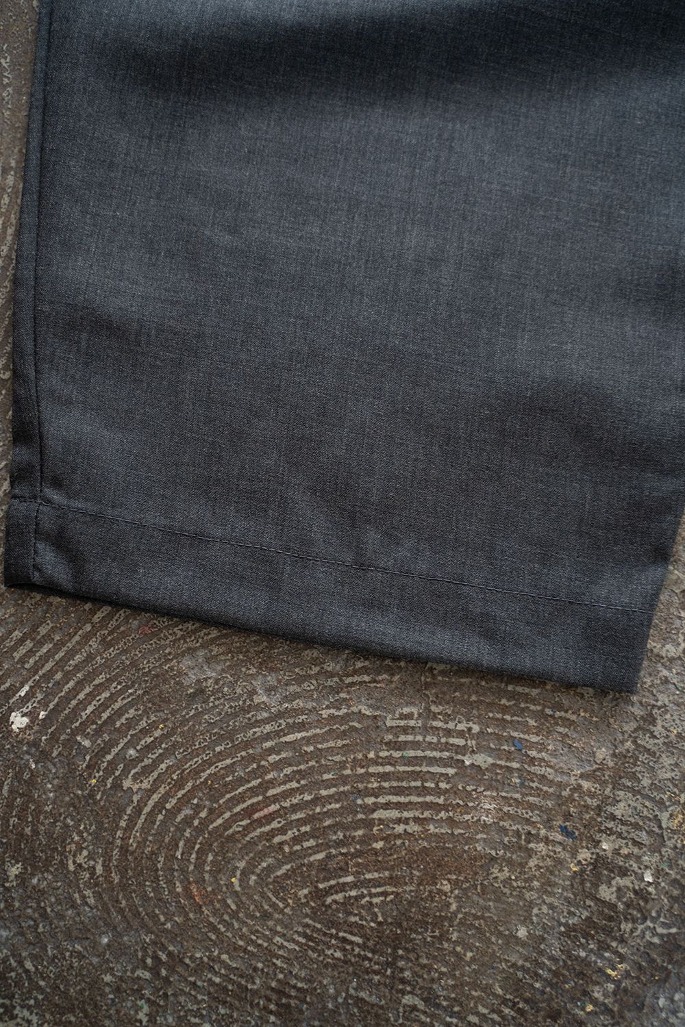 【ラスト1点】【24SS】ウォッシャブルウールイージースラックス(CHARCOAL)