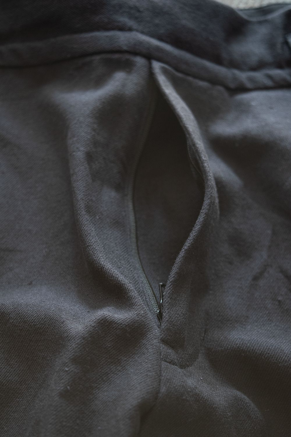 【ラスト1点】【20AW】Drawstring Seam Pants(CHARCOAL)