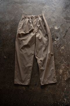 【26SS】ストレッチナイロンテーパードパンツ(GREIGE)