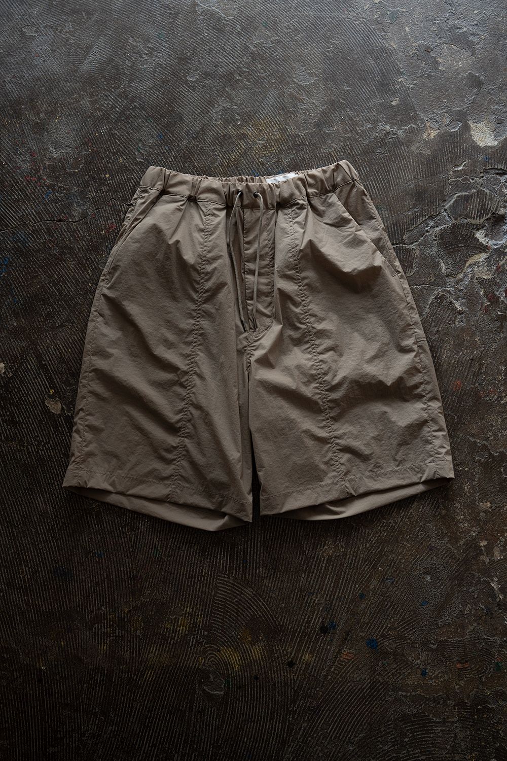 【26SS】ストレッチナイロンハーフパンツ(GREIGE)