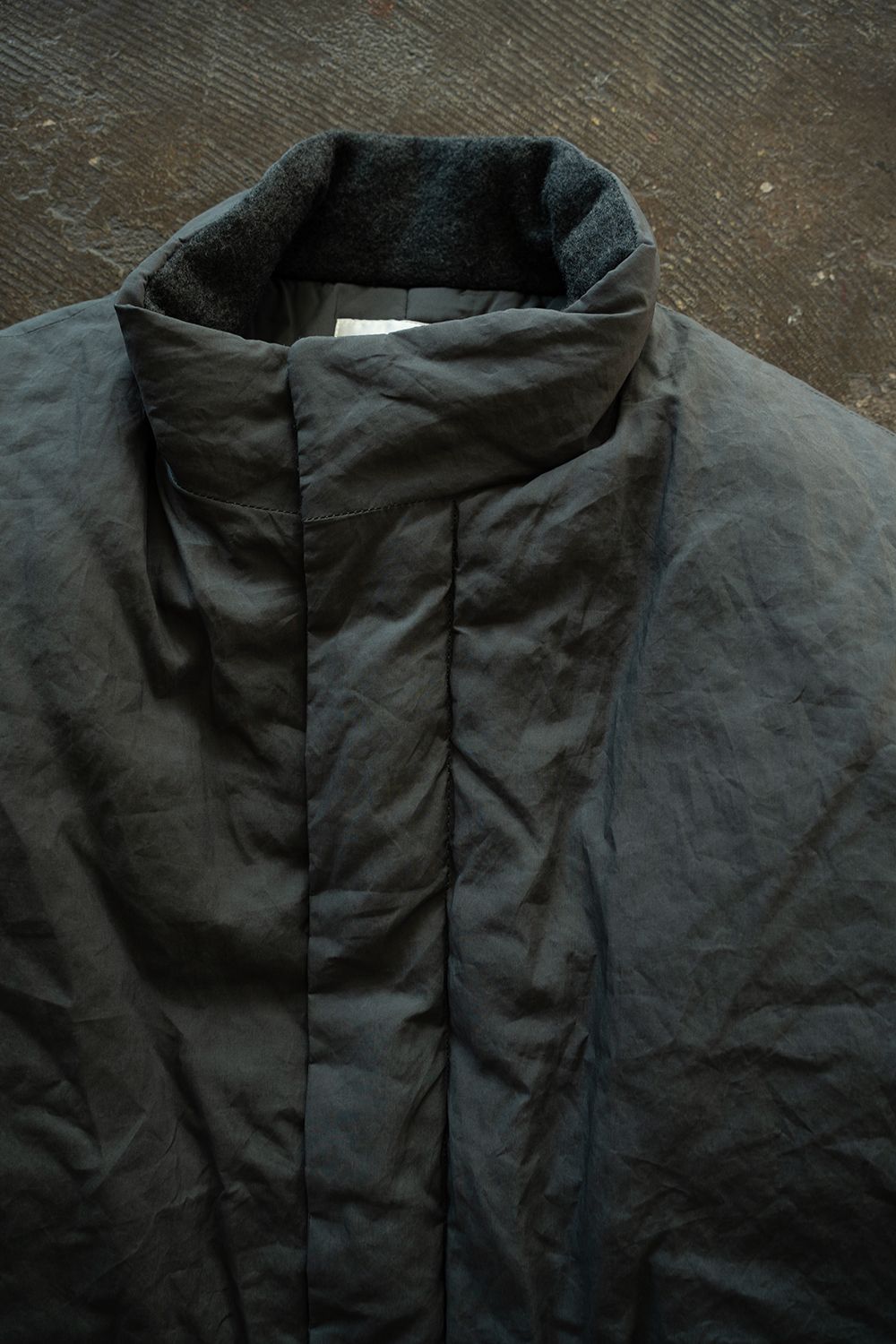 【26AW】シンサレートスタンドカラーブルゾン(SLATE BLUE)