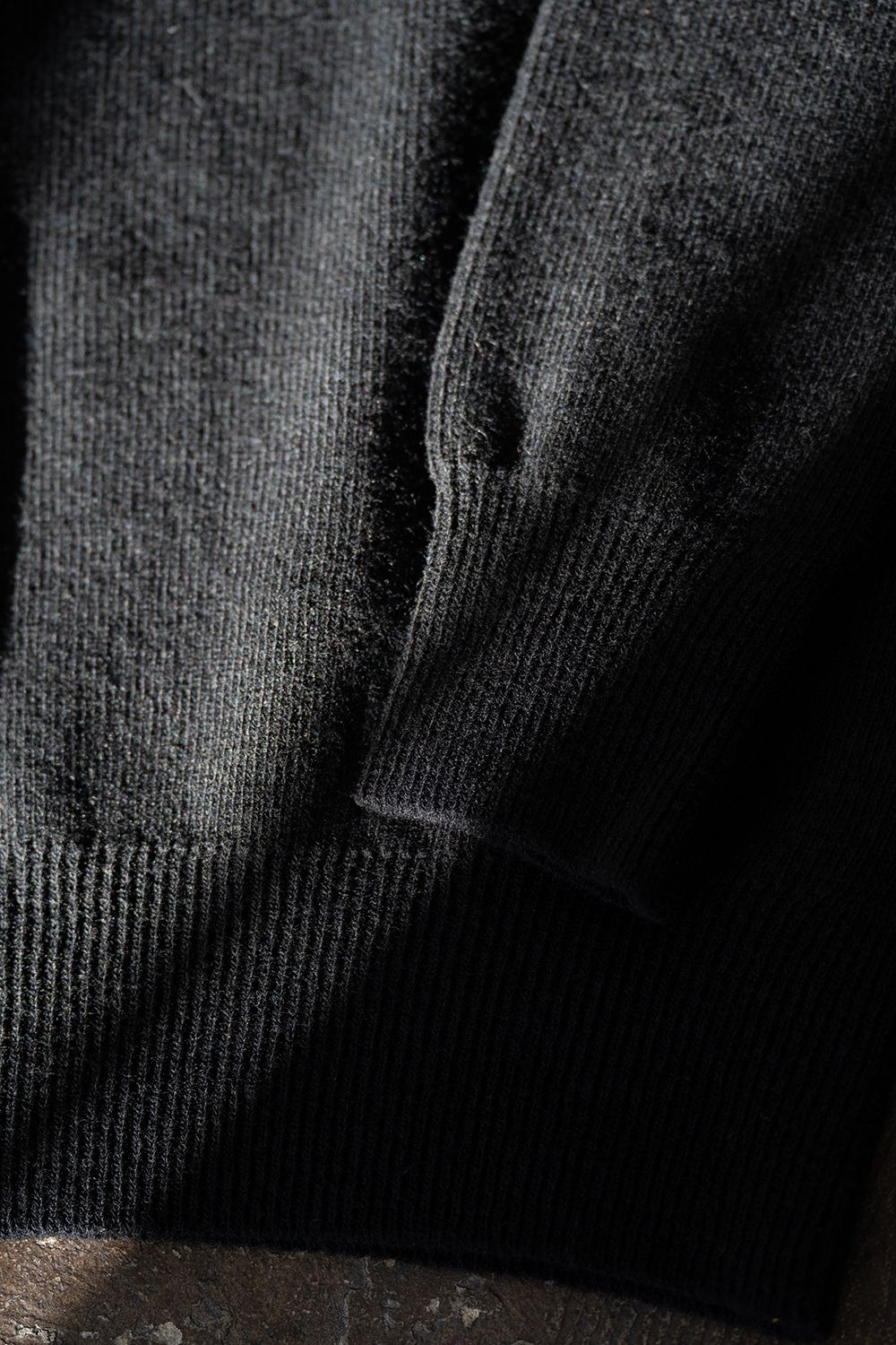 Hard twisted Shetlandwool GOB sweater(BLACK)