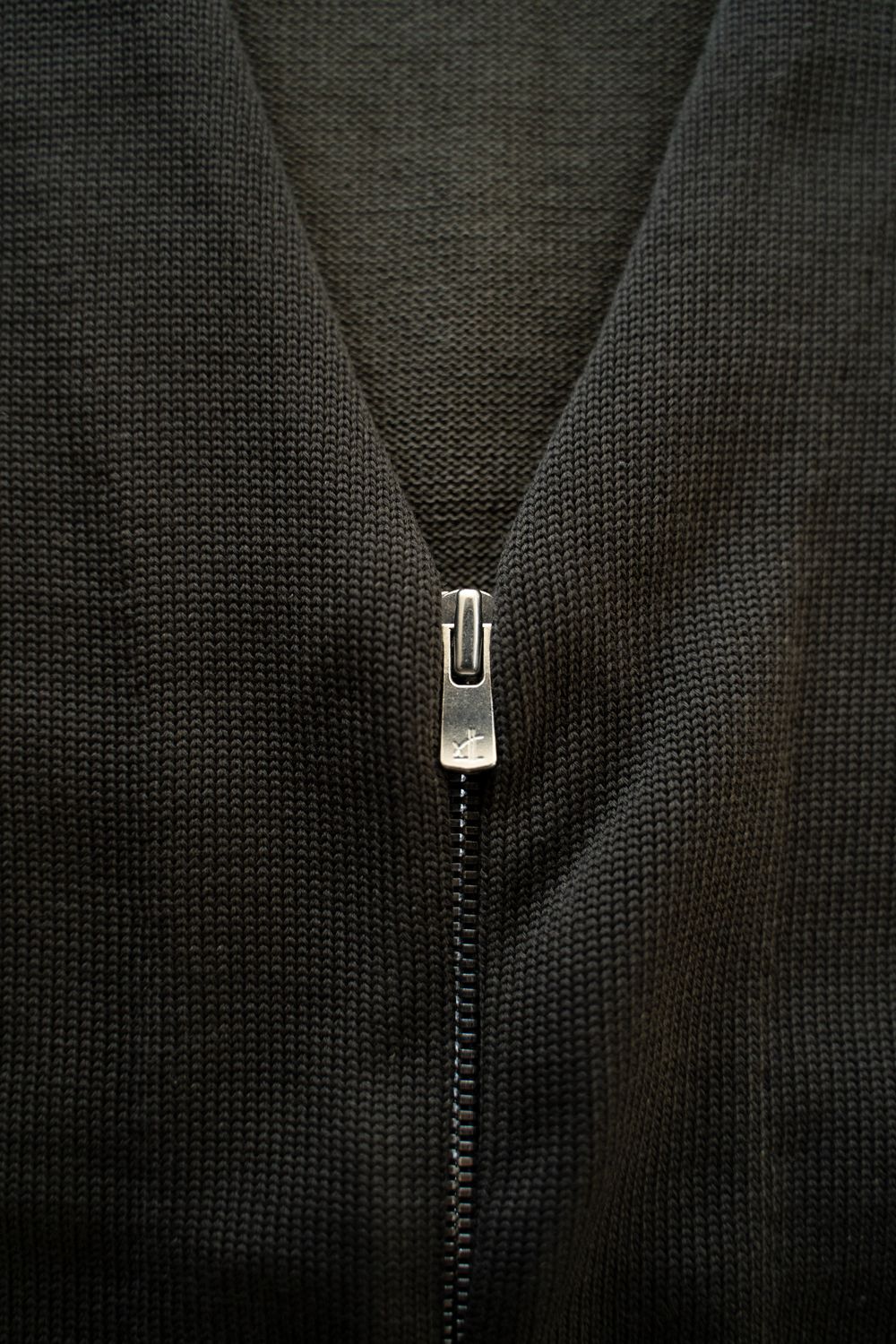 【25AW】Hakuhyo Zip Cardigan(DARK OLIVE)