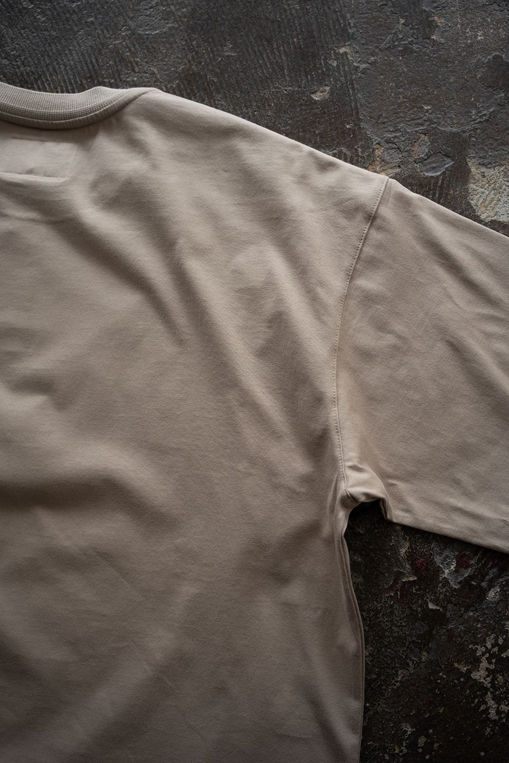 【26SS】オーバーサイズネックリブTシャツ(SAND BEIGE)