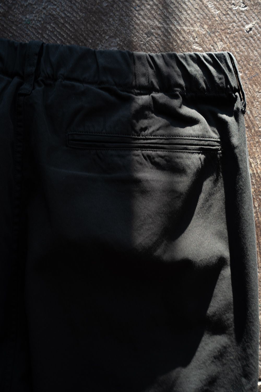 【26SS】ガーメントダイ2タックテーパードパンツ(INK BLACK)