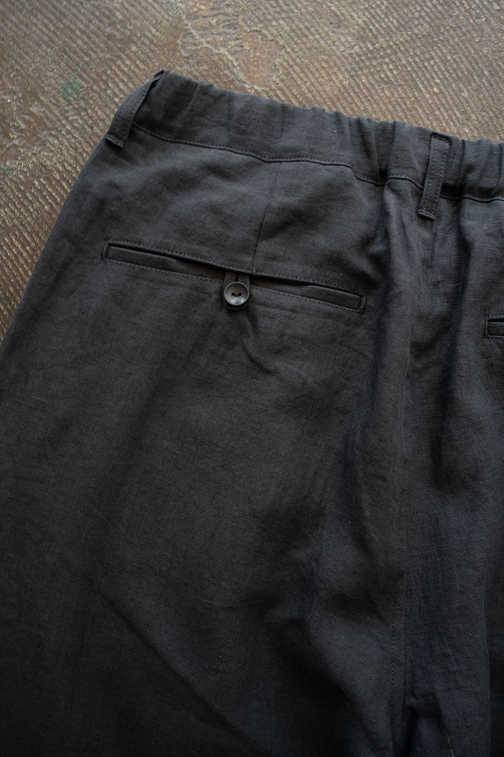 【26SS】リネン2タックワイドイージーパンツ(BLUE CHARCOAL)
