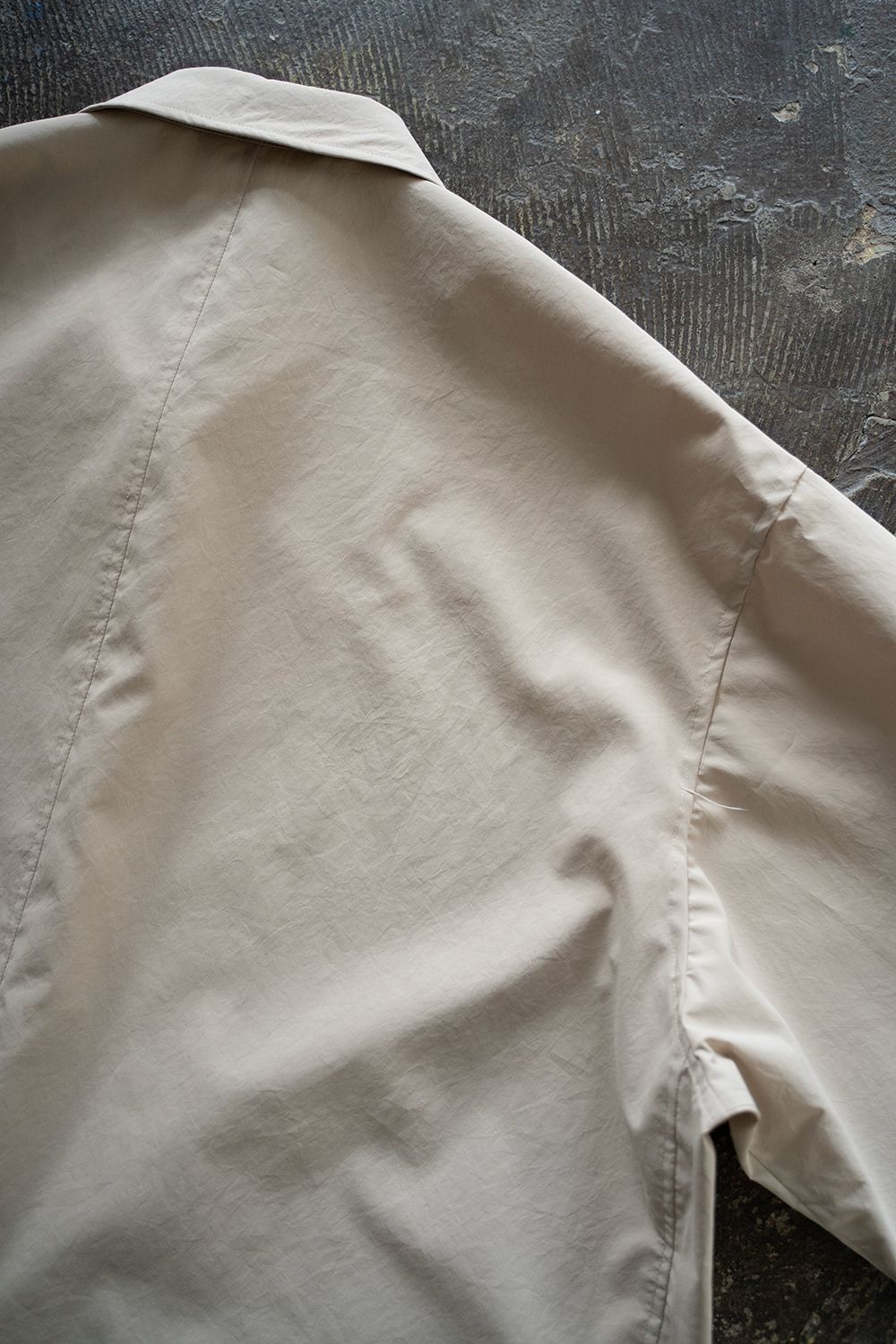 【ラスト1点】【25SS】エアリーポリエステルハーフコート(LIGHT BEIGE)