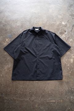 【ラスト1点】【25SS】ストレッチナイロン変形スリーブ半袖シャツ(NAVY)
