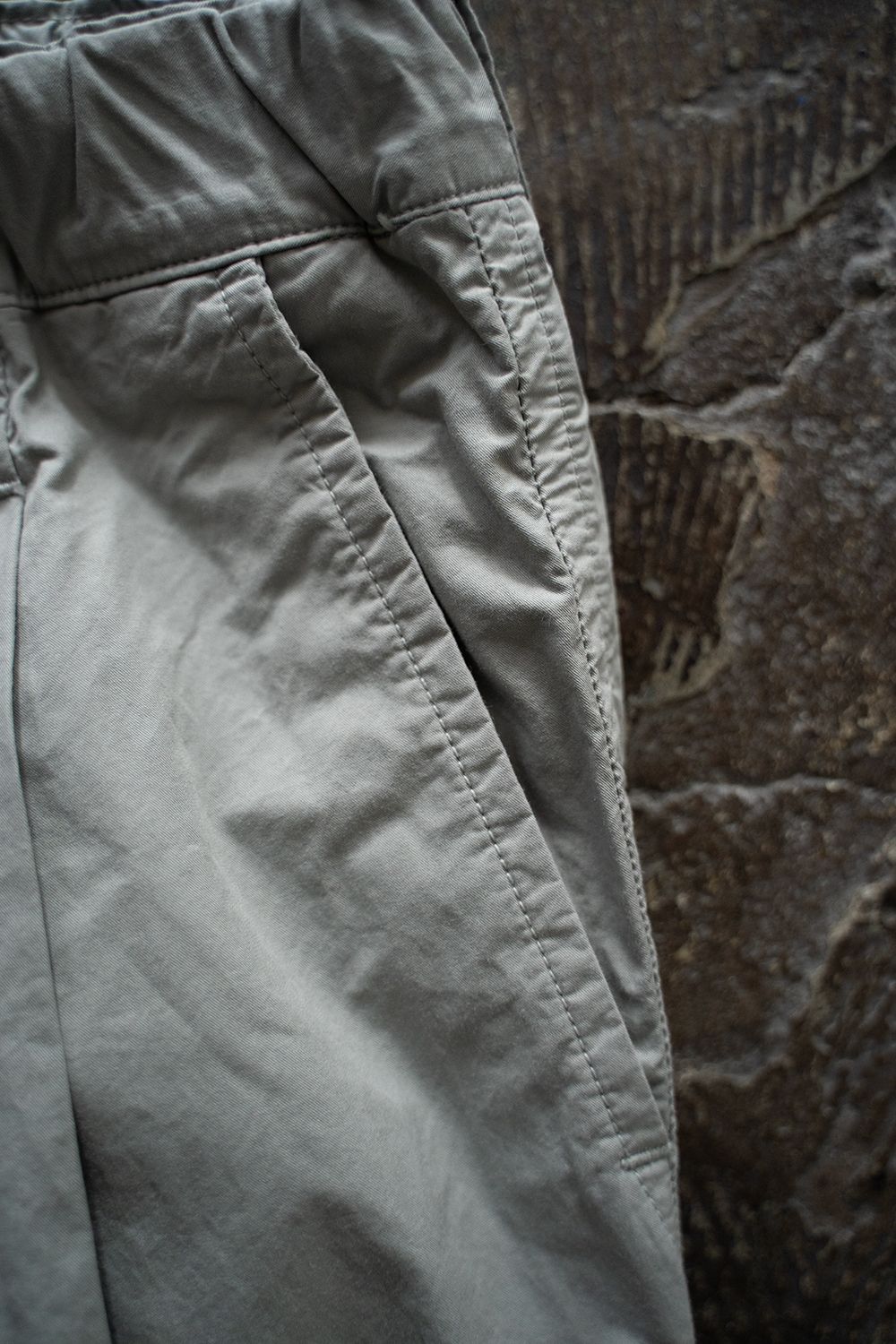 【ラスト1点】【25SS】ガーメントダイ2タックワイドテーパードパンツ(ICE GRAY)
