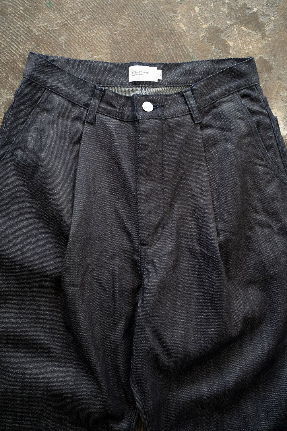 【26AW】ワンタックワイドデニムパンツ(NAVY)