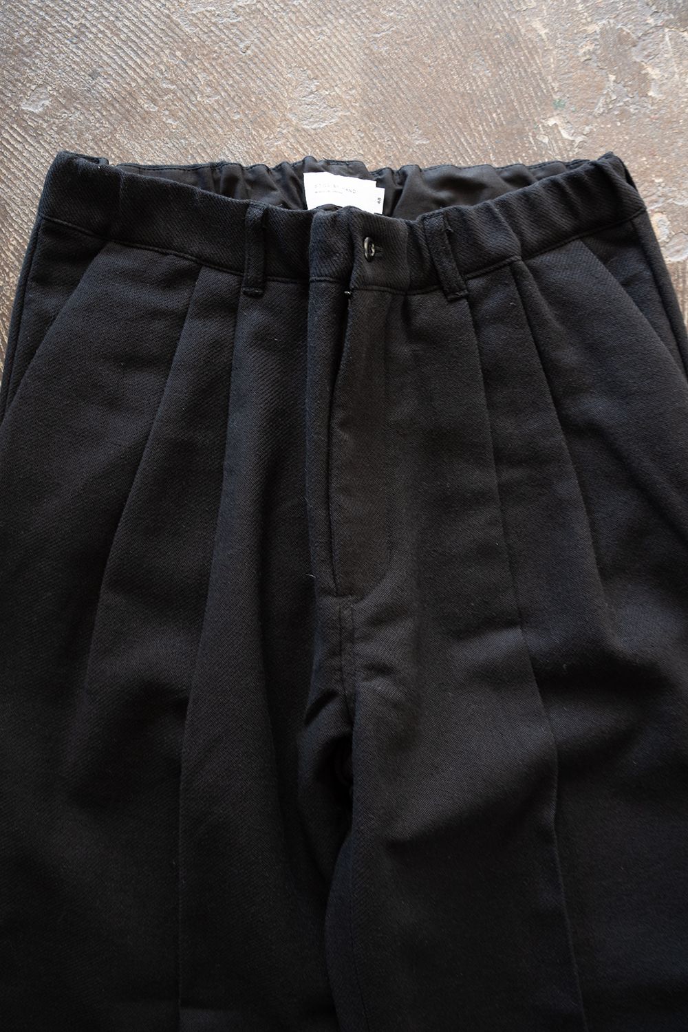 【26AW】コットン×ウールカルゼ2タックイージーパンツ(BLACK)