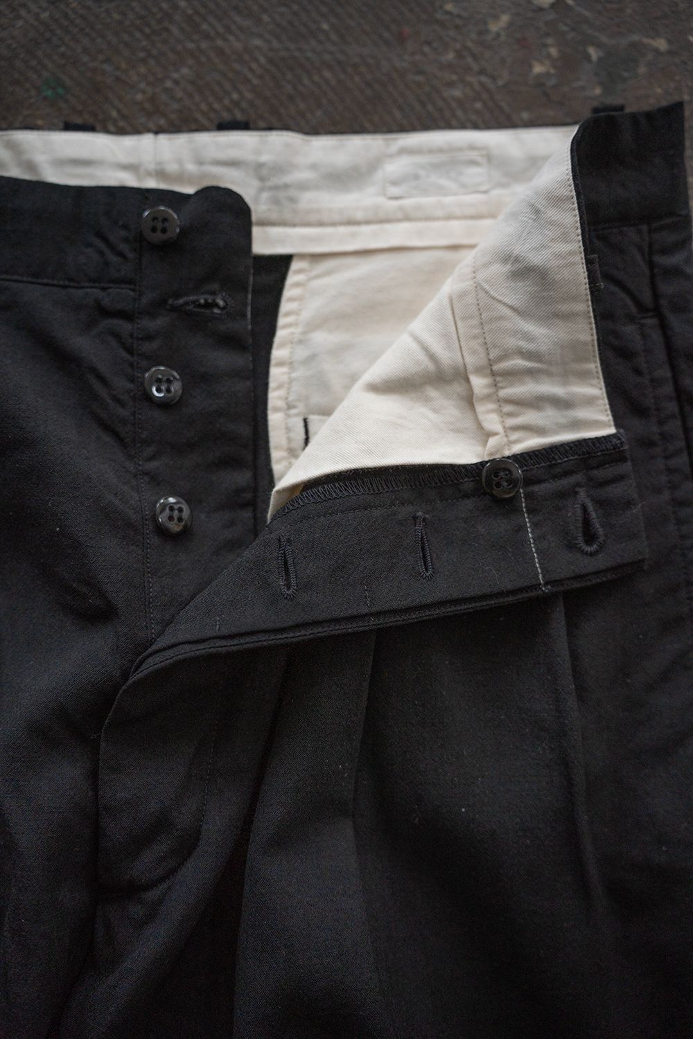 【26SS】Wool 2Tuck Trousers(BLACK)